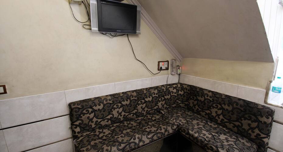 TG Rooms Paharganj 2, New Delhi 5
